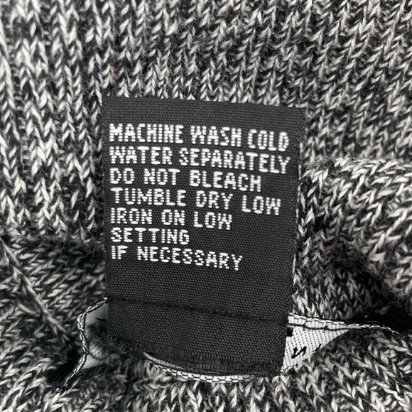 Reference Point Turtleneck in Black and Devon Cream Women's Large - Picture 5 of 12